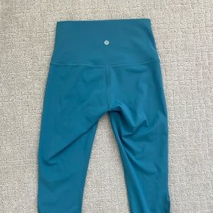 23” Wunder under scalloped trim Lululemon leggings